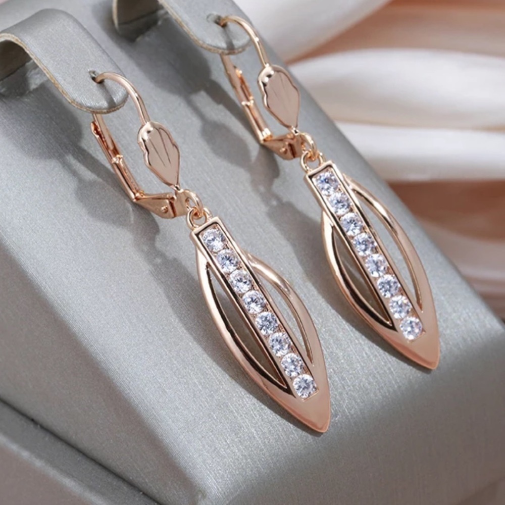 ⭐️ Unique Retro Long Zircon Tear Drop Earrings
